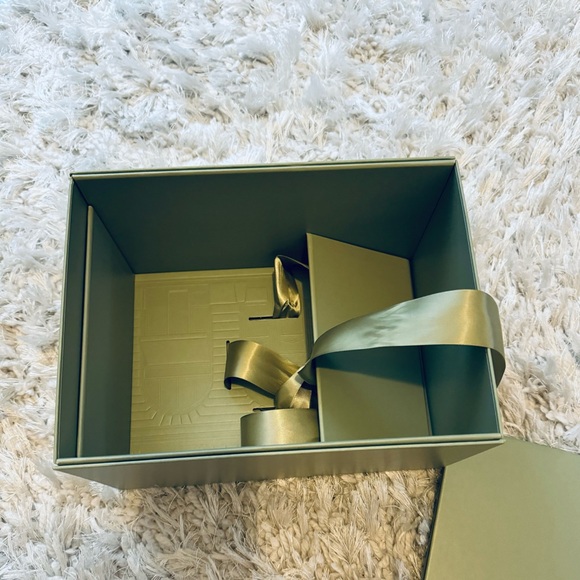 Van Cleef & Arpels Large Gift Box - Picture 3 of 4